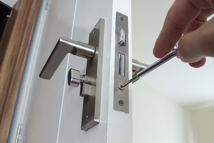 Our local locksmiths are able to repair and install door locks for properties in St Pancras and the local area.